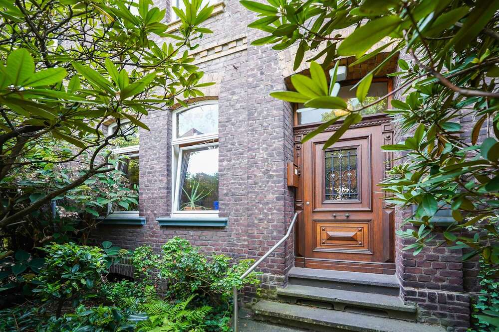 Thumbnail-Haus zum Kaufen in Düsseldorf 770.000,00 € 262 m²