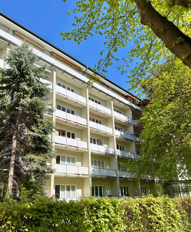 Thumbnail-Wohnung zum Kaufen in Hamburg 199.000,00 € 27.86 m²