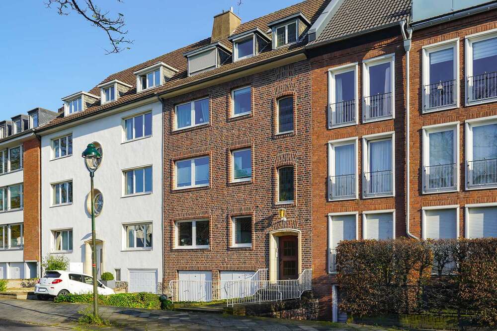 Thumbnail-Haus zum Kaufen in Düsseldorf 1.260.000,00 € 298 m²