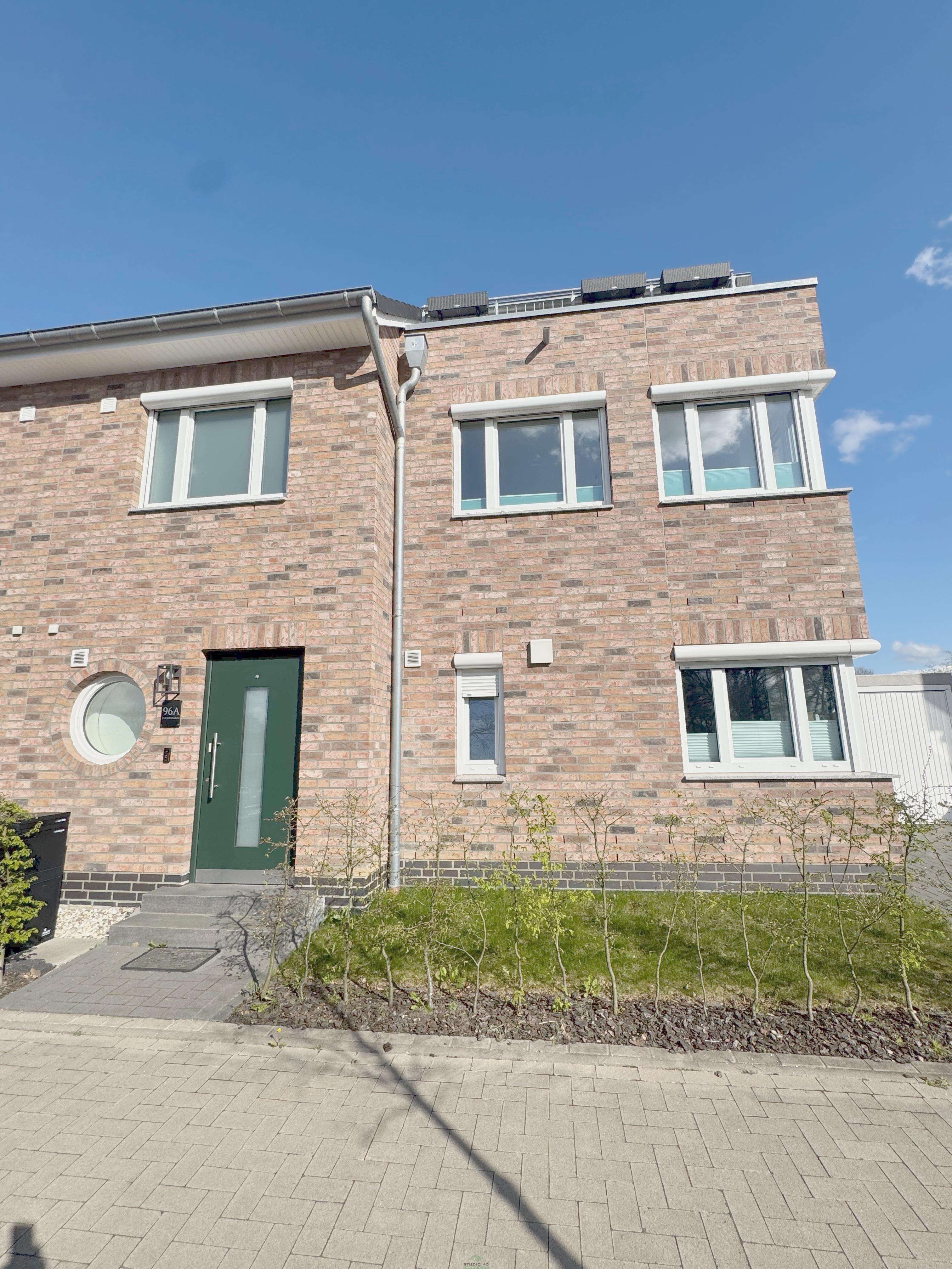 Thumbnail-Haus zum Mieten in Bremen 2.200,00 € 154 m²