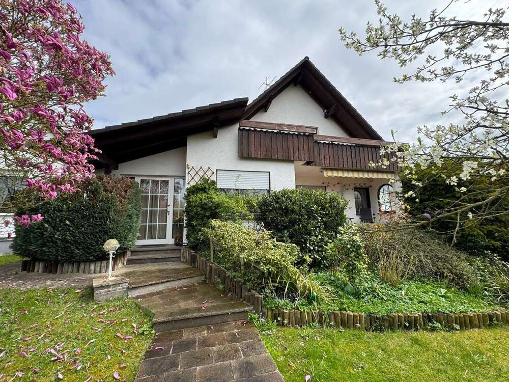 Thumbnail-Haus zum Kaufen in Lauenförde 259.000,00 € 135 m²