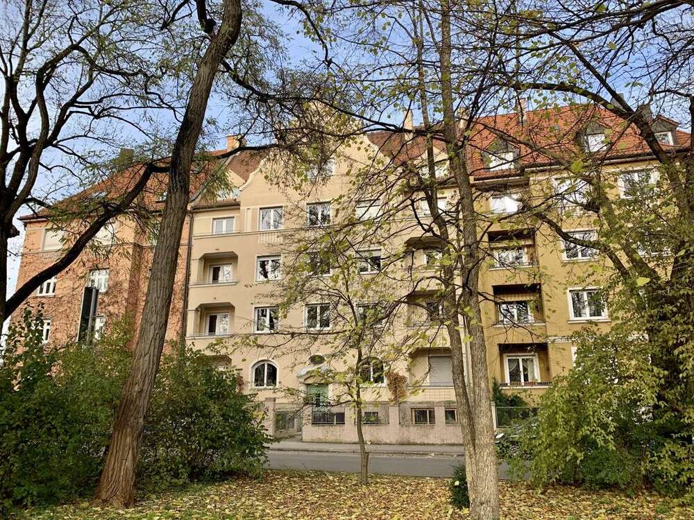 Thumbnail-Haus zum Kaufen in Augsburg 2.690.000,00 € 820.36 m²