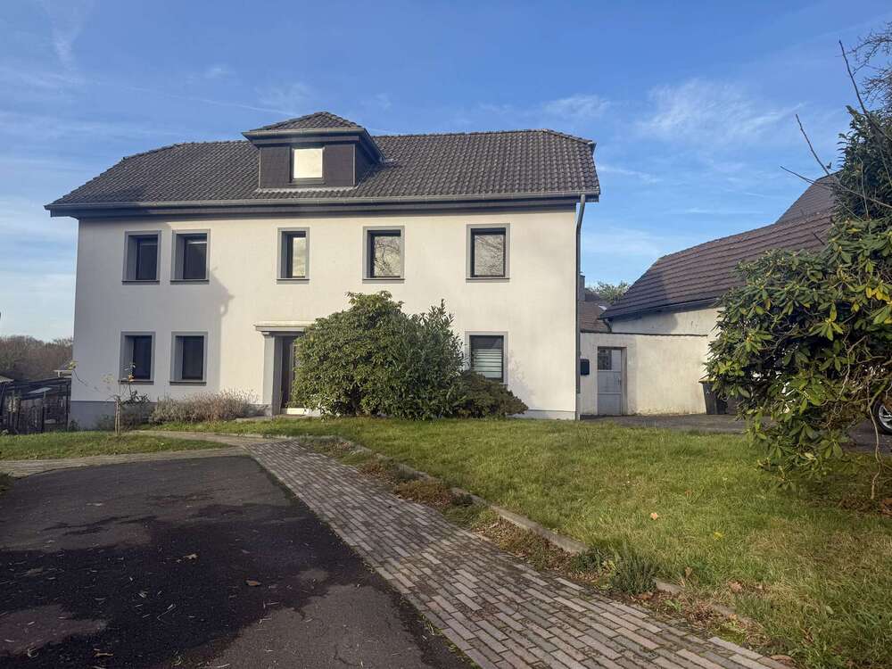 Thumbnail-Haus zum Mieten in Siegburg Braschoß 1.300,00 € 143.4 m²