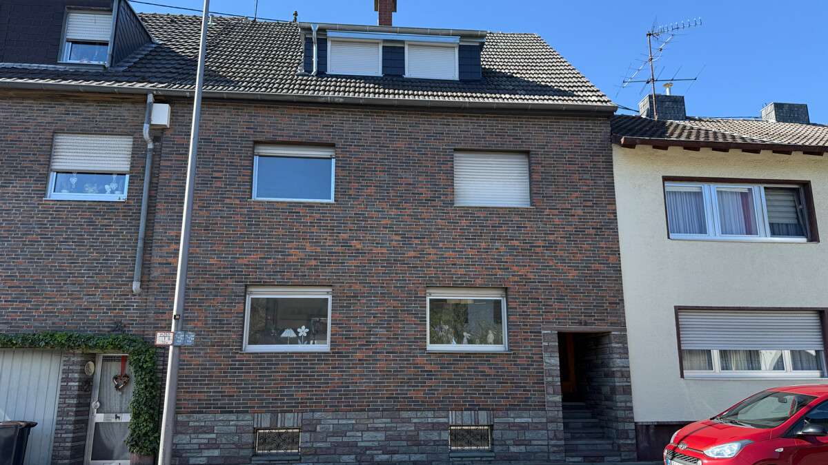 Thumbnail-Haus zum Kaufen in Köln Weiden 419.000,00 € 150 m²