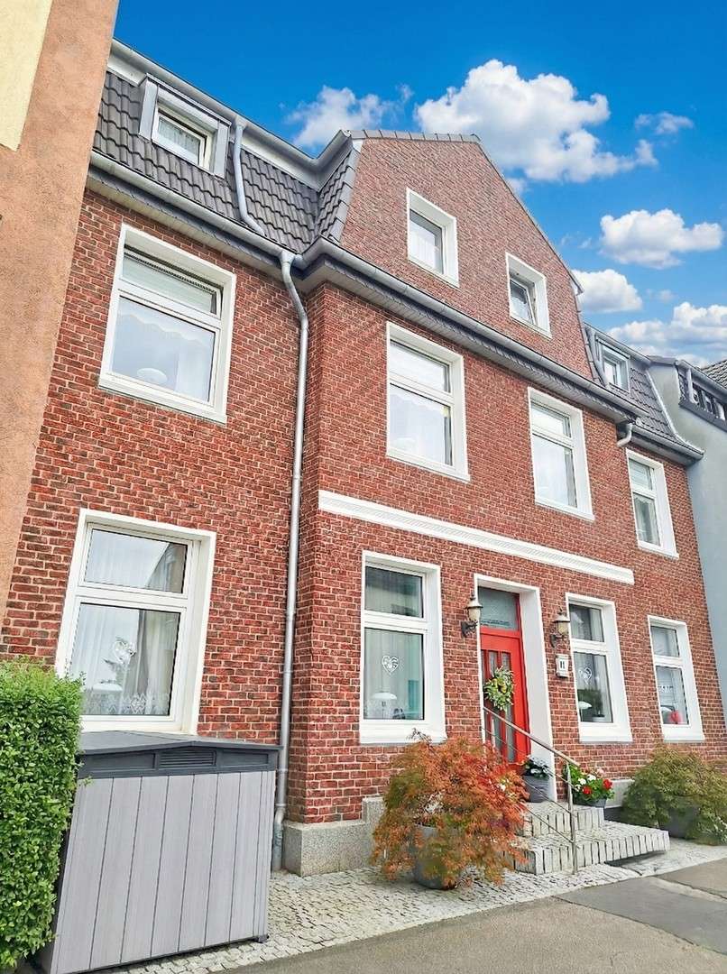 Thumbnail-Haus zum Kaufen in Krefeld 570.000,00 € 204 m²