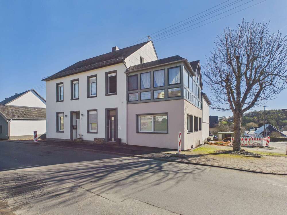 Thumbnail-Haus zum Kaufen in Berndorf 375.000,00 € 250.41 m²