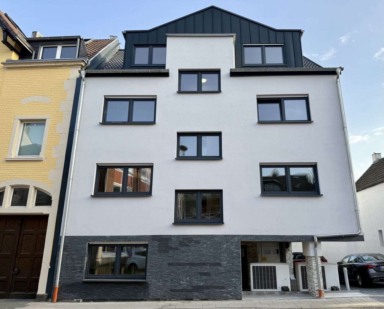 Thumbnail-Wohnung zum Kaufen in Köln-Sürth 420.000,00 € 60 m²
