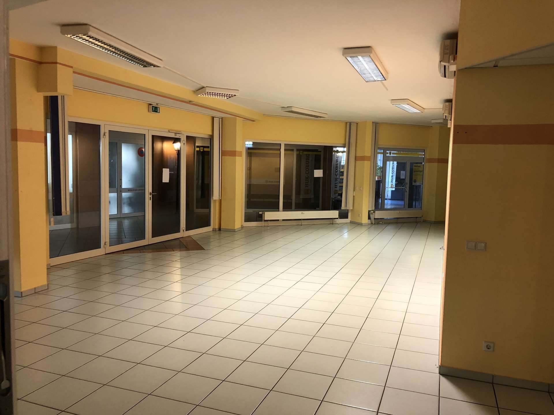 Thumbnail-Einzelhandel in Leonberg 650,00 € 99.1 m²