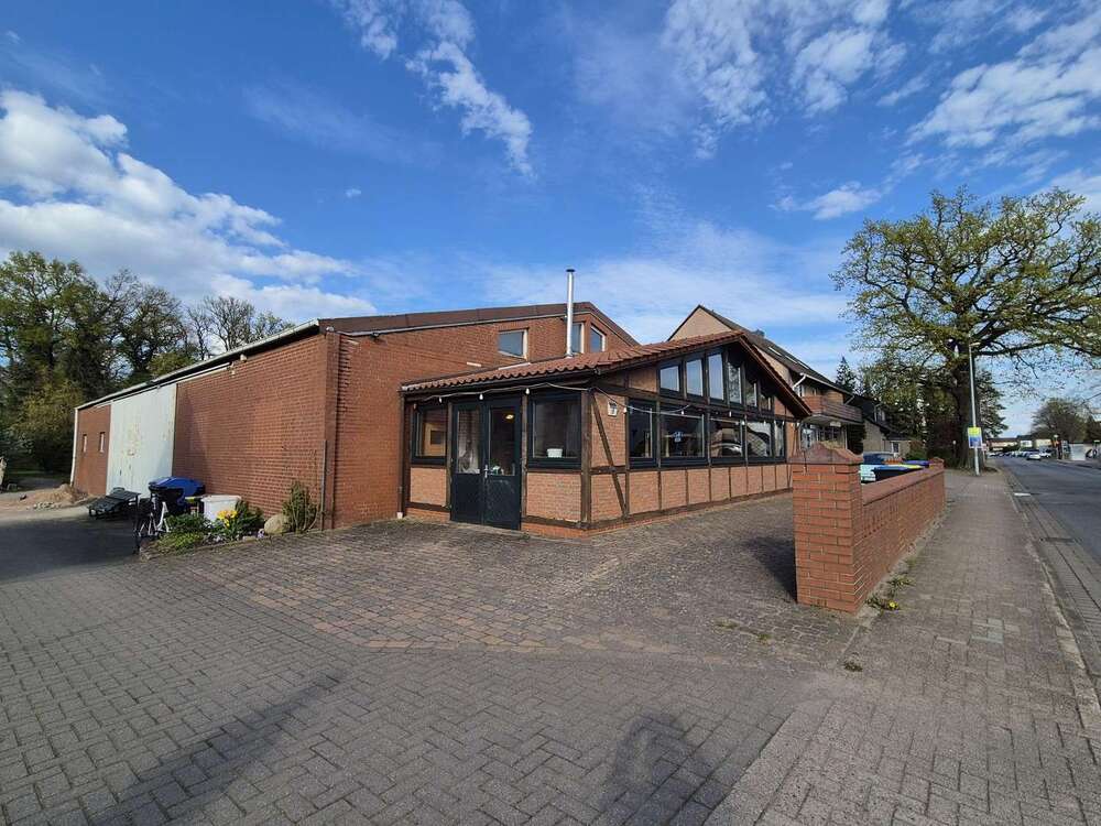 Thumbnail-Halle in Garbsen 1.300,00 € 196 m²