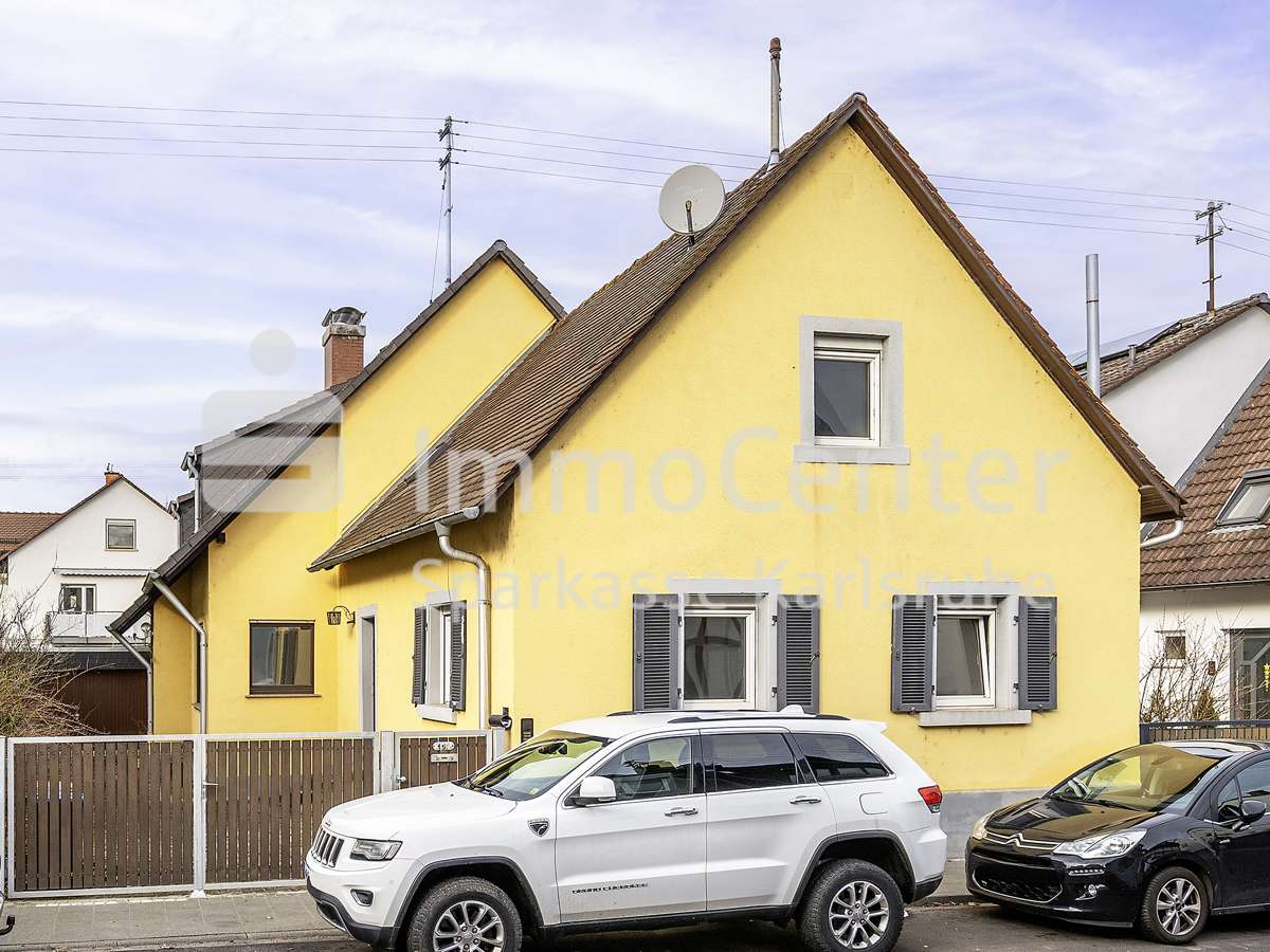 Thumbnail-Haus zum Kaufen in Karlsruhe Daxlanden 469.000,00 € 245 m²