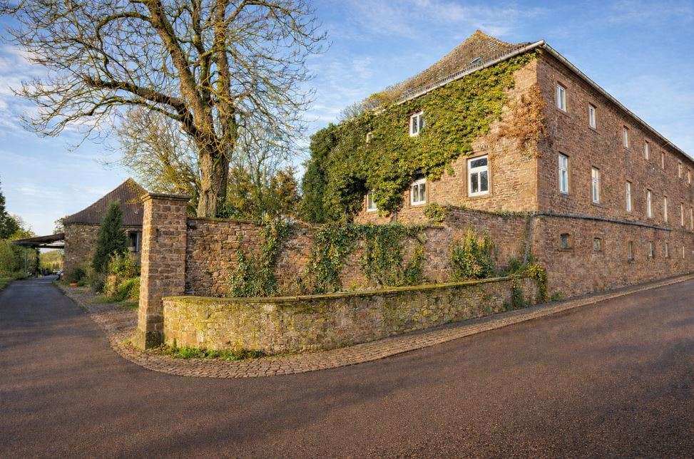 Thumbnail-Haus zum Kaufen in Emden 55.000,00 € 510 m²