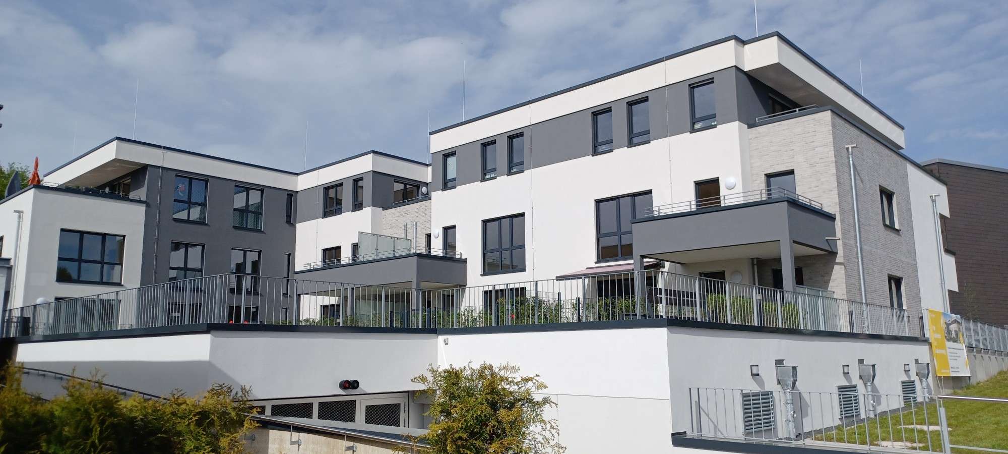 Thumbnail-Wohnung zum Mieten in Leverkusen Bergisch-Neukirchen 1.500,00 € 95.49 m²