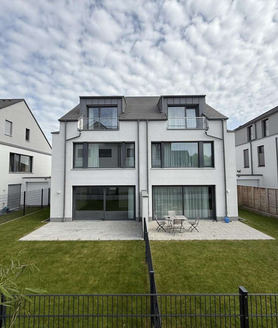Thumbnail-Haus zum Mieten in Bad Homburg 3.850,00 € 185 m²