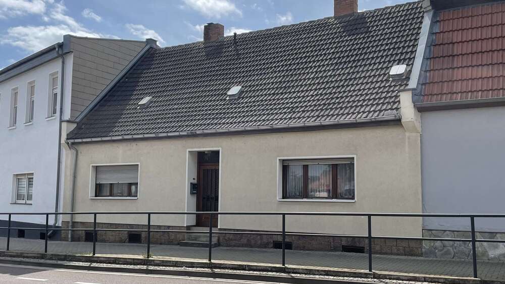 Thumbnail-Haus zum Kaufen in Bernburg 42.500,00 € 89.5 m²
