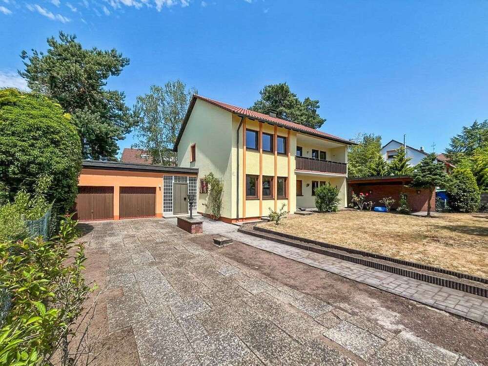 Thumbnail-Haus zum Kaufen in Schwaig bei Nürnberg 620.000,00 € 176.2 m²