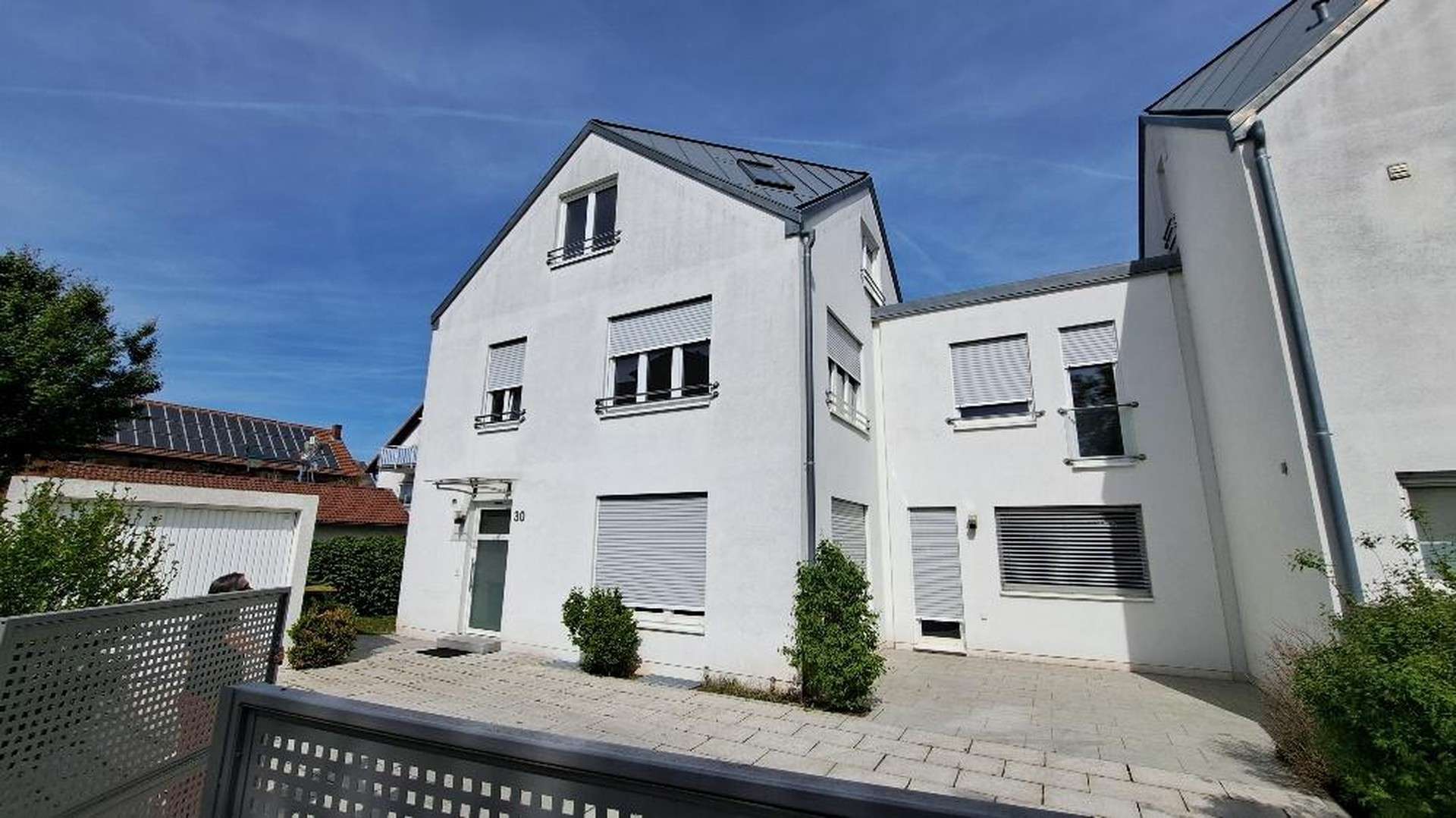 Thumbnail-Haus zum Mieten in Aschaffenburg 2.515,00 € 205.53 m²