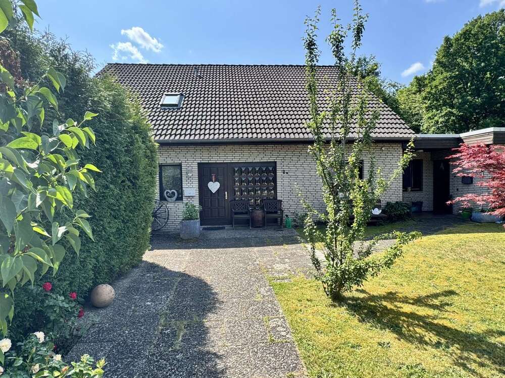 Thumbnail-Haus zum Kaufen in Burgwedel 566.650,00 € 304 m²