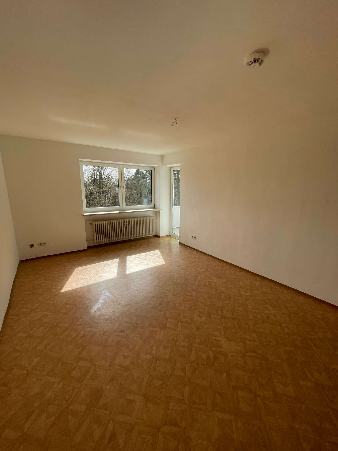 Thumbnail-Wohnung zum Mieten in Regensburg 609,60 € 74.89 m²