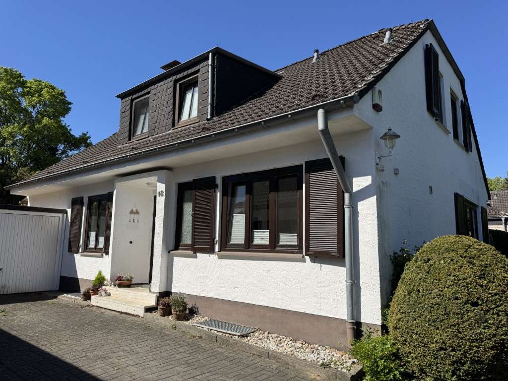Thumbnail-Haus zum Mieten in Bonn 1.950,00 € 178 m²