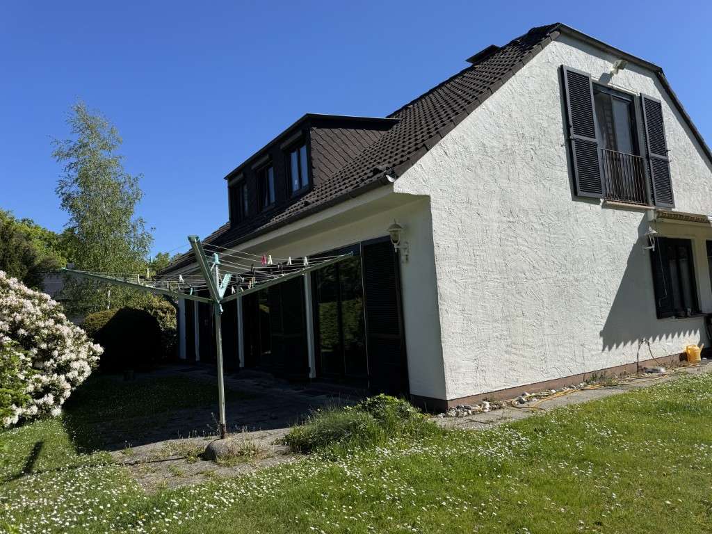 Thumbnail-Haus zum Mieten in Bonn 1.950,00 € 178 m²