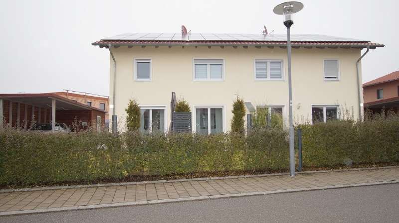 Thumbnail-Haus zum Mieten in Sünching 1.200,00 € 142.21 m²
