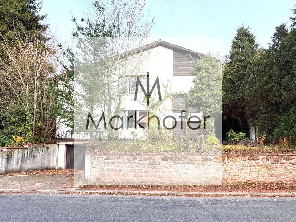 Thumbnail-Haus zum Mieten in Homburg 2.200,00 € 260 m²