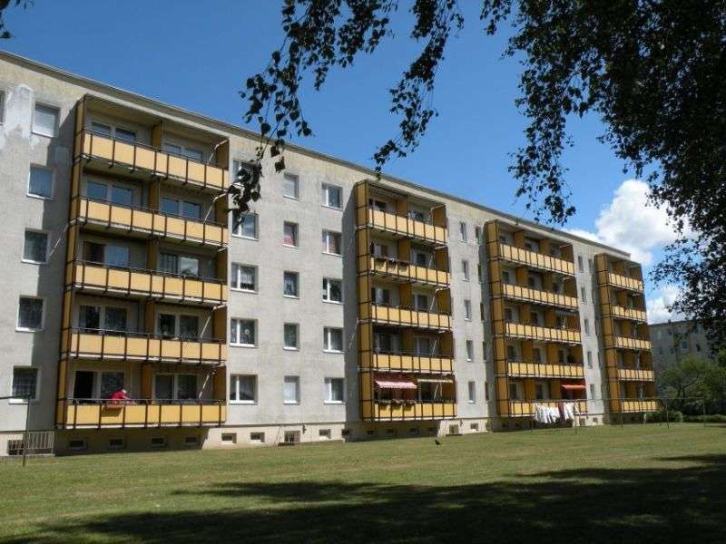 Thumbnail-Wohnung zum Mieten in Stralsund 338,35 € 50.5 m²