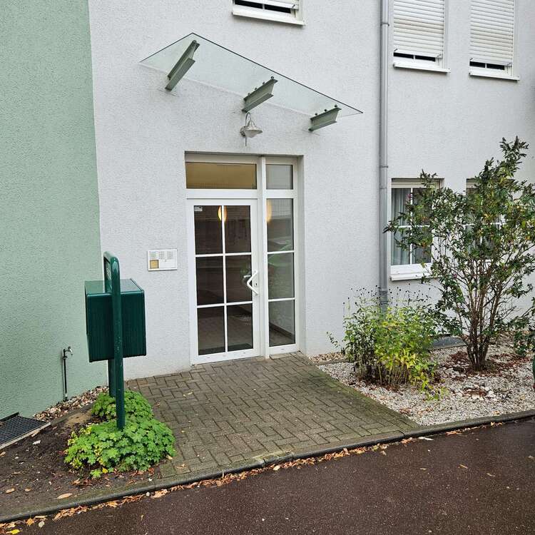 Thumbnail-Wohnung zum Mieten in Halle 700,00 € 70 m²