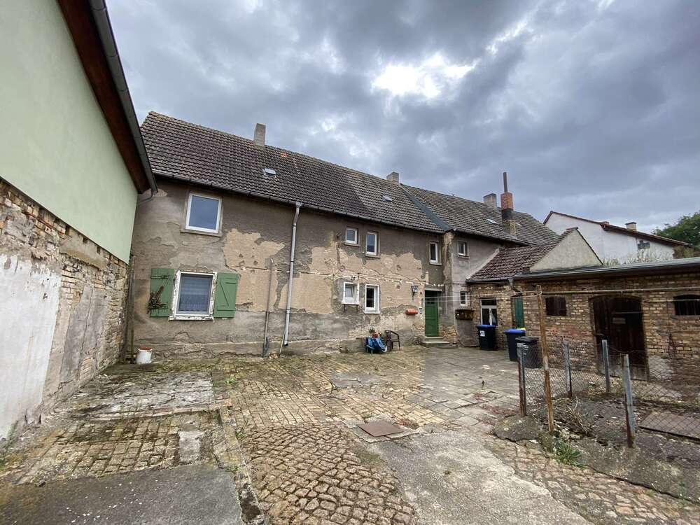 Thumbnail-Haus zum Kaufen in Salzatal 20.000,00 € 275 m²