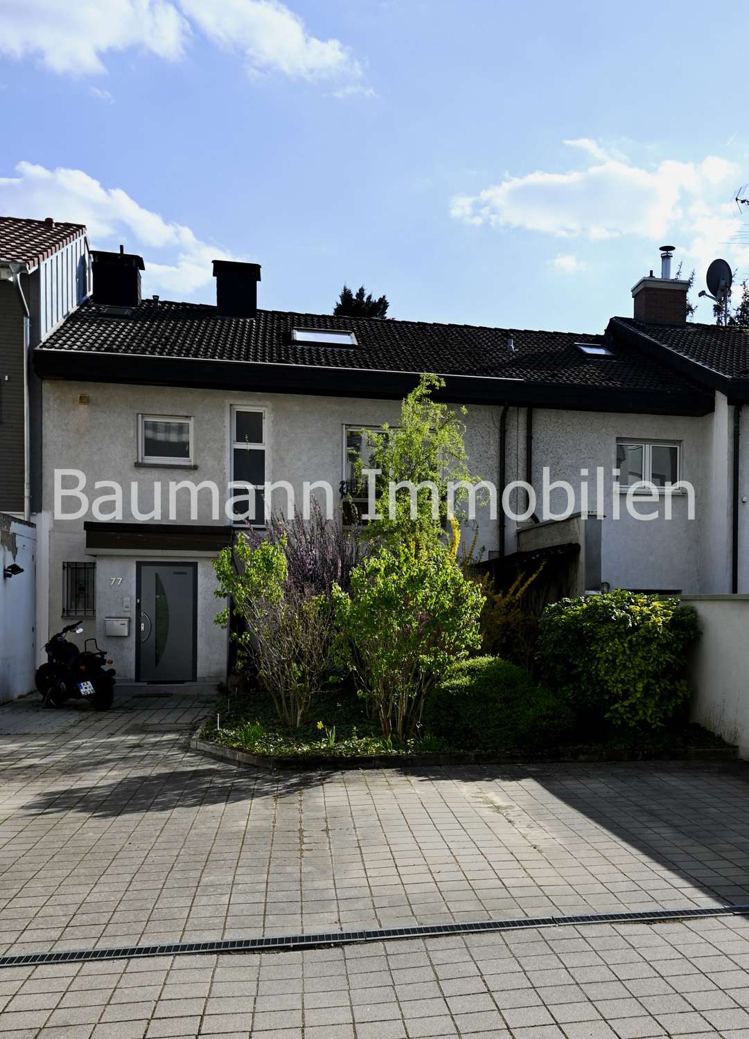 Thumbnail-Haus zum Kaufen in Karlsruhe 990.000,00 € 205 m²