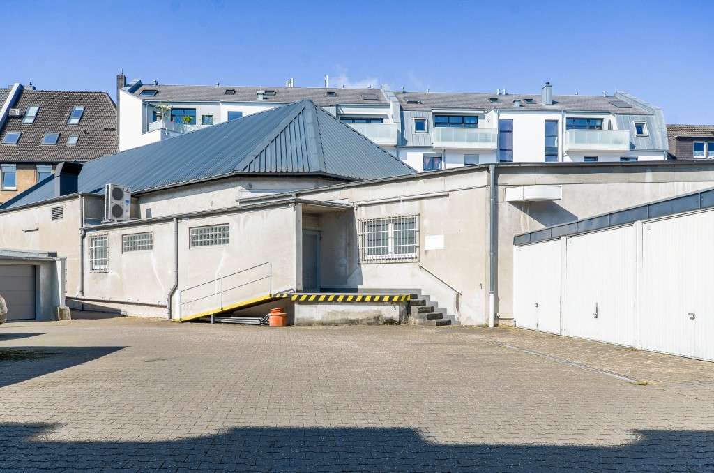 Thumbnail-Haus zum Kaufen in Leverkusen 1.089.000,00 € 803.44 m²