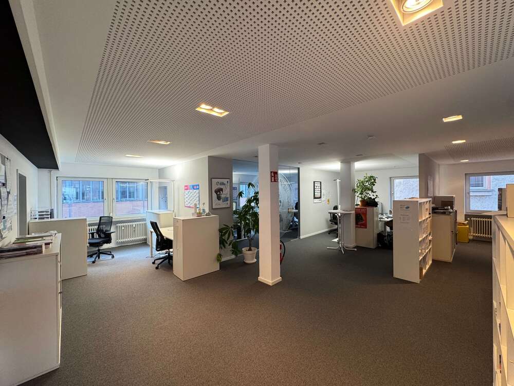 Thumbnail-Büro in Stuttgart 2.950,00 € 233 m²