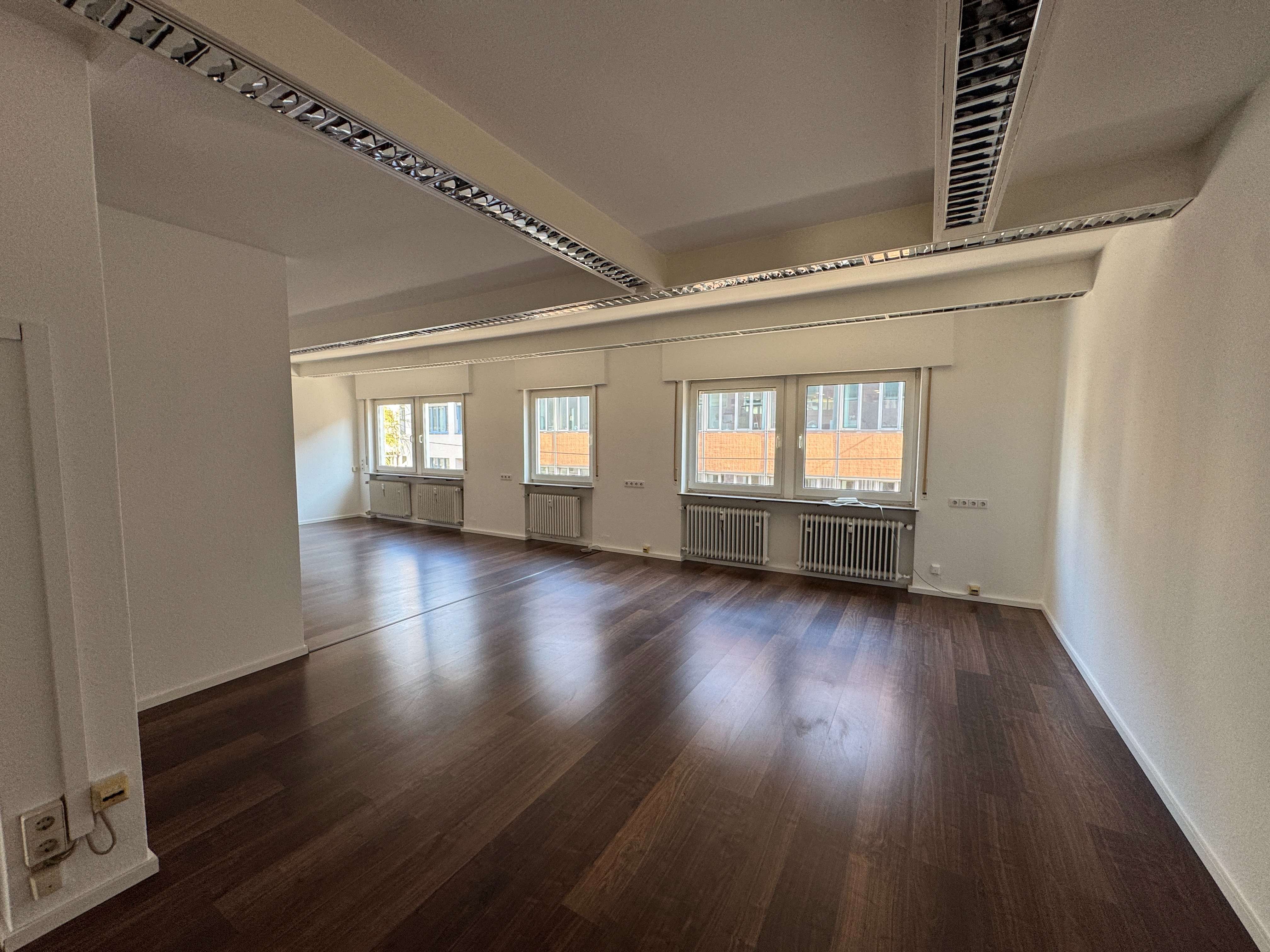 Thumbnail-Büro in Stuttgart 1.700,00 € 146 m²