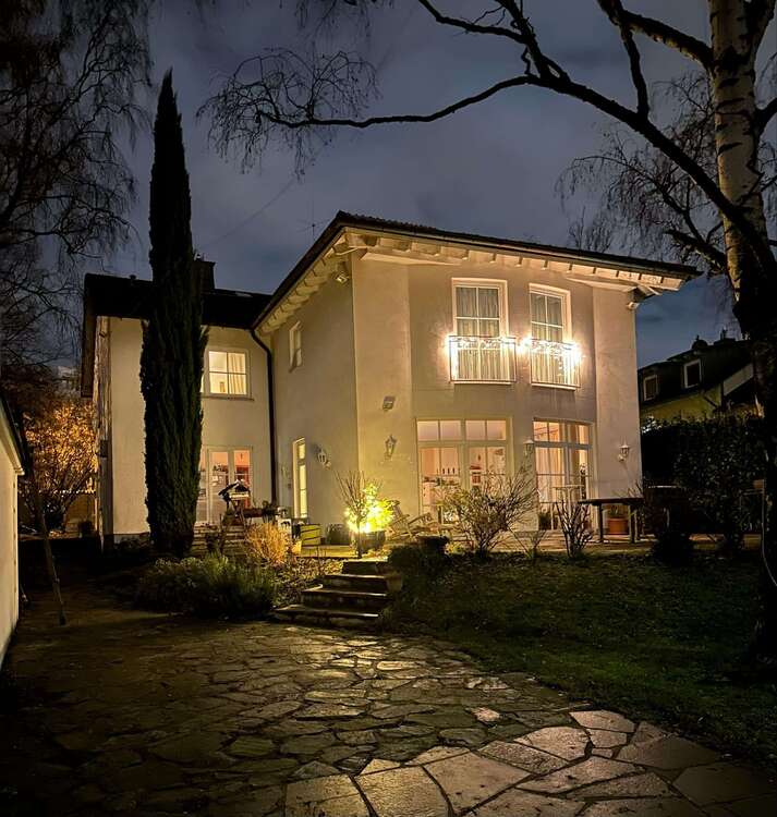 Thumbnail-Haus zum Kaufen in Wiesbaden 1.750.000,00 € 346 m²