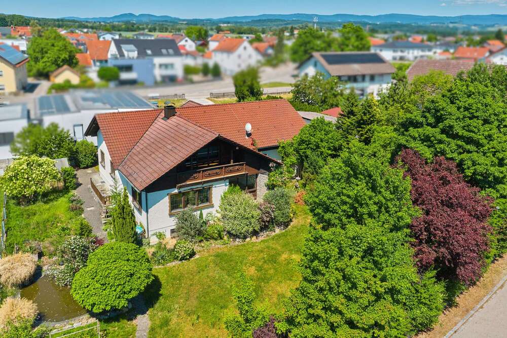 Thumbnail-Haus zum Kaufen in Parkstetten 695.000,00 € 298 m²