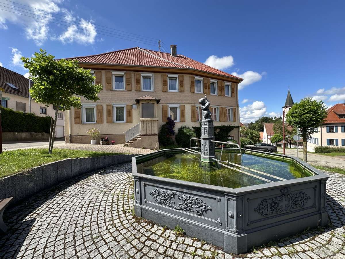 Thumbnail-Haus zum Kaufen in Böttingen 310.000,00 € 230 m²