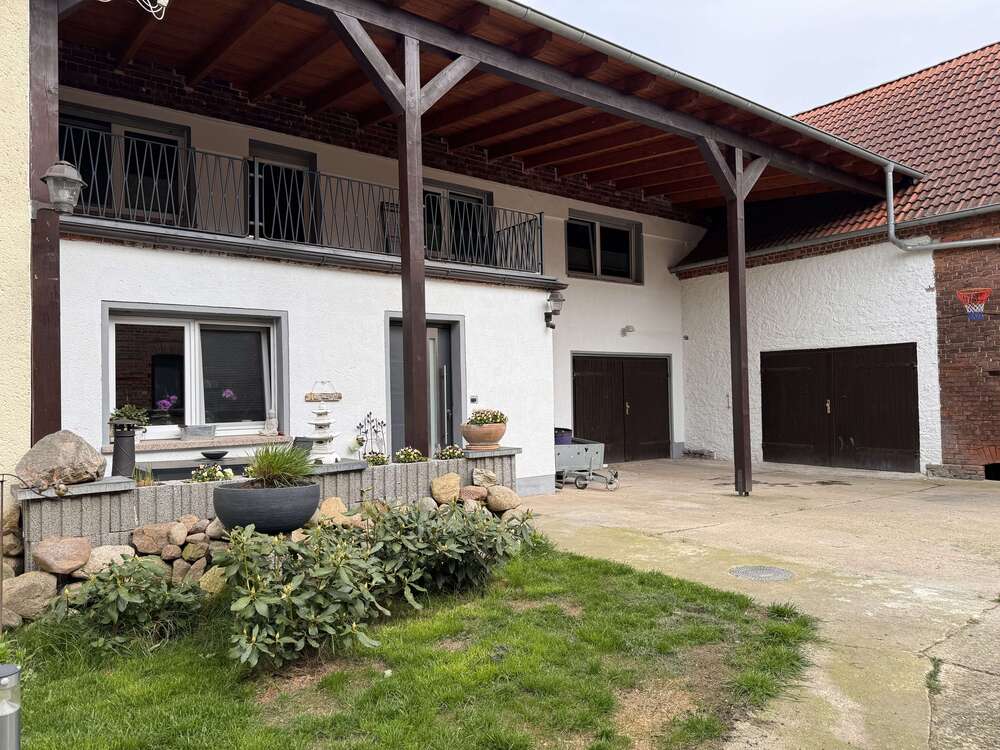 Thumbnail-Haus zum Kaufen in Lutherstadt Wittenberg 199.000,00 € 205 m²