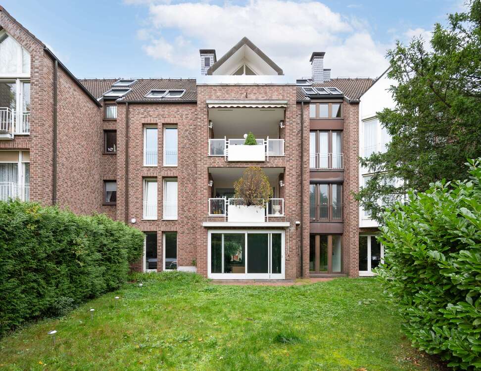 Thumbnail-Wohnung zum Kaufen in Düsseldorf-Golzheim 1.285.000,00 € 157 m²