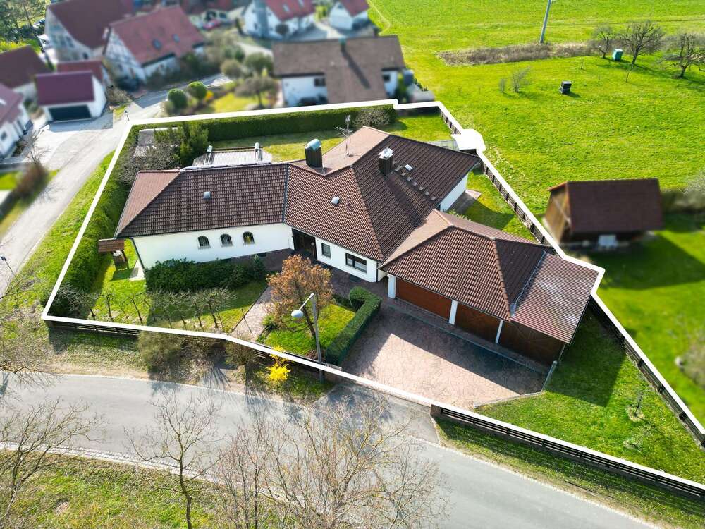 Thumbnail-Haus zum Kaufen in Röthenbach an der Pegnitz 949.000,00 € 381.48 m²