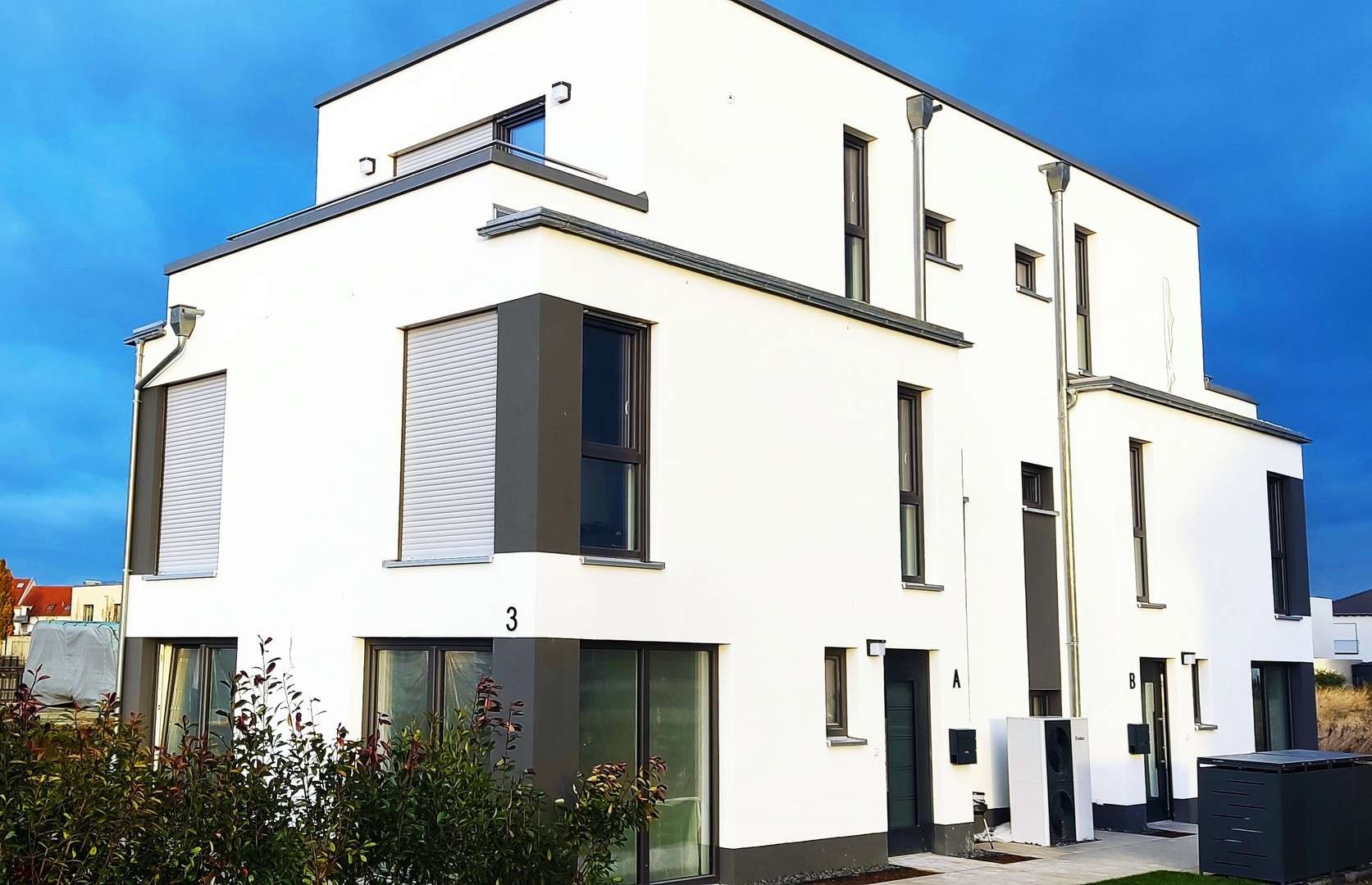 Thumbnail-Haus zum Mieten in Hochheim am Main 3.320,00 € 158 m²