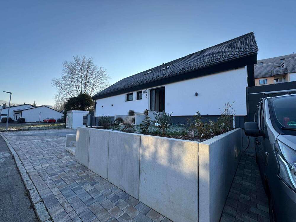 Thumbnail-Haus zum Kaufen in Metzingen 1.590.000,00 € 300 m²