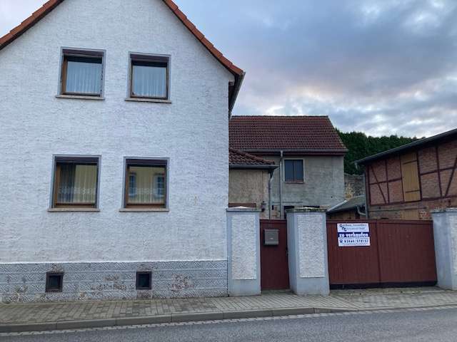 Thumbnail-Haus zum Kaufen in Roßleben-Wiehe 120.000,00 € 140 m²