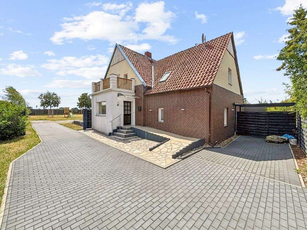 Thumbnail-Haus zum Kaufen in Uetze 249.999,00 € 202.66 m²