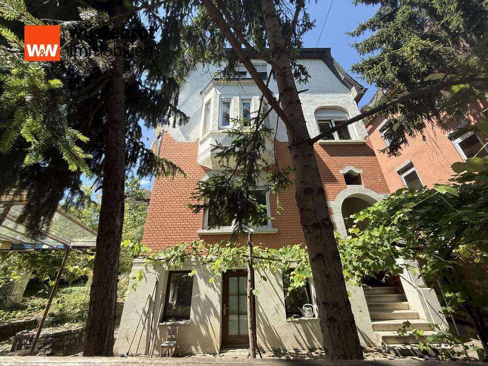 Thumbnail-Haus zum Kaufen in Stuttgart Zuffenhausen 715.000,00 € 210 m²