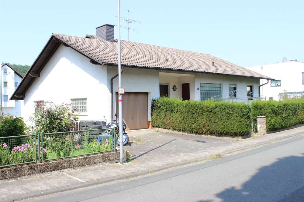 Thumbnail-Haus zum Kaufen in Solms 480.000,00 € 272 m²