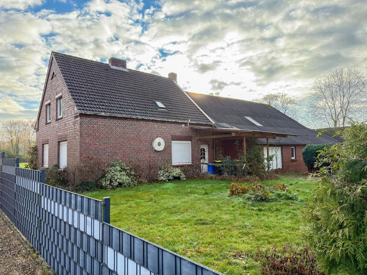 Thumbnail-Haus zum Kaufen in Aurich Plaggenburg 239.000,00 € 300 m²