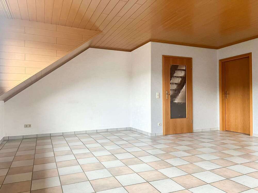Thumbnail-Wohnung zum Mieten in Scheuerfeld 590,00 € 104 m²