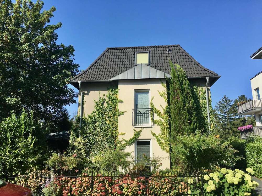 Thumbnail-Haus zum Kaufen in Frankfurt am Main 949.000,00 € 157 m²