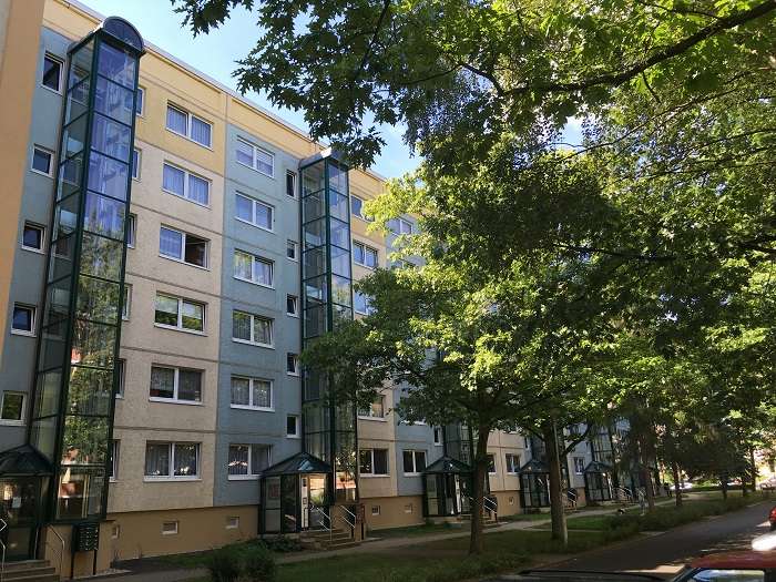 Thumbnail-Wohnung zum Mieten in Gera 332,70 € 56.39 m²