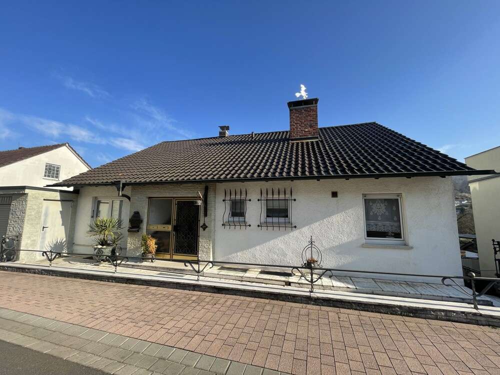 Thumbnail-Haus zum Kaufen in Elsenfeld Schippach 325.000,00 € 163 m²